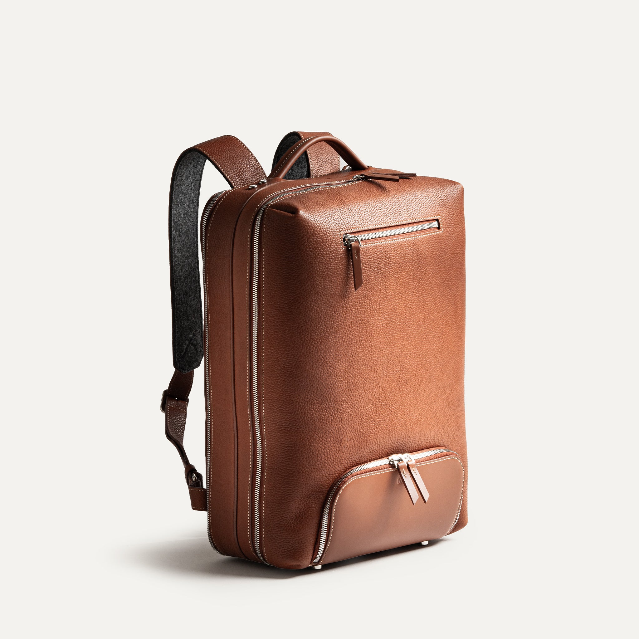 Leather travel backpack for laptop and clothes lundi