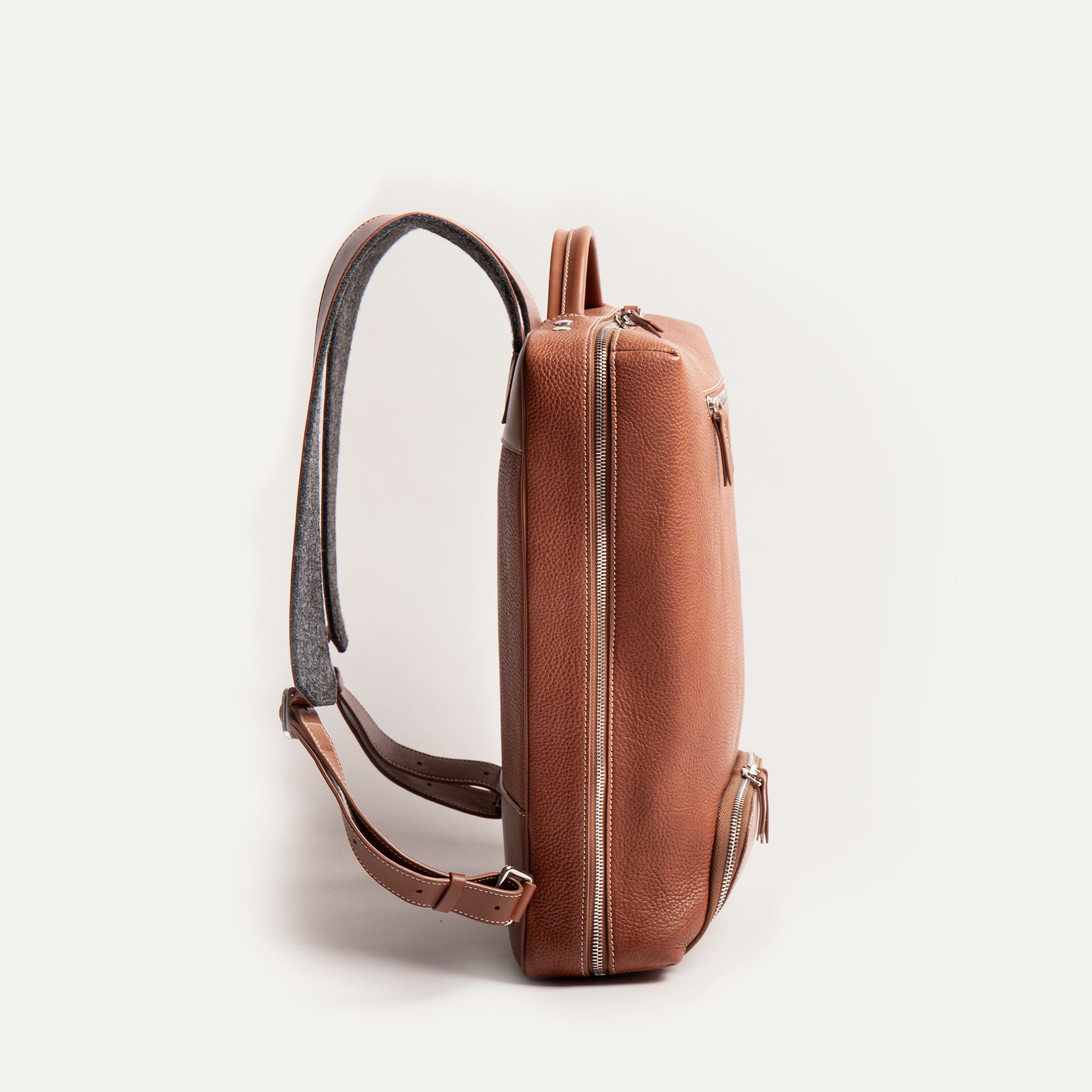 Notre sac à dos Giani est idéal pour transporter votre ordinateur portable et tous vos accessoires de bureau. 