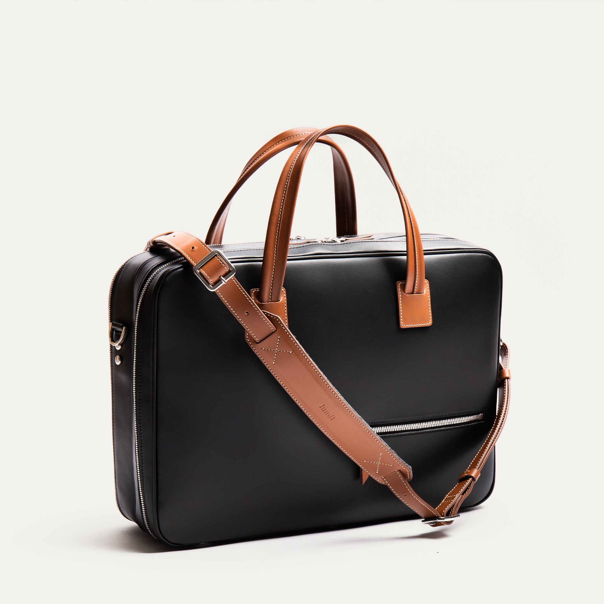 lundi 36-hour travel bag | BELLECOURT black & cognac