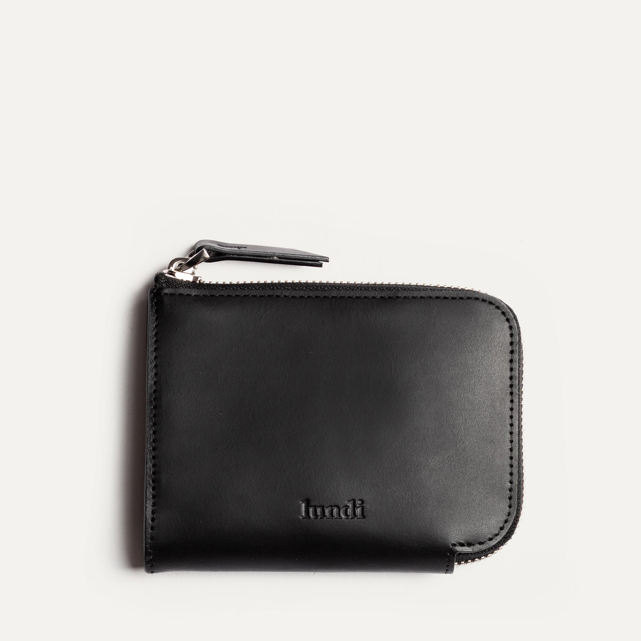 Black leather wallet, closed with a zip, lundi CHARLES